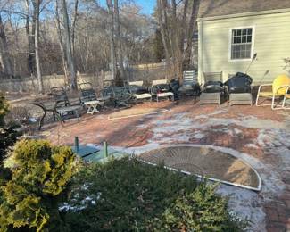 oodles of high quality outdoor furniture!