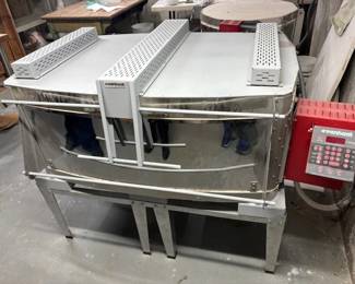 LARGE WORKING KILN WITH EXTRA SHELVING - A REAL BEAUTY!!