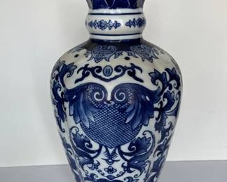 blue and white chinoiserie vase