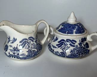 Old Willow creamer and sugar bowl