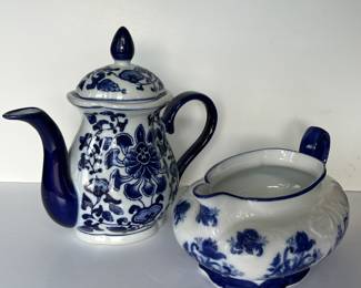 chinoiserie teapots