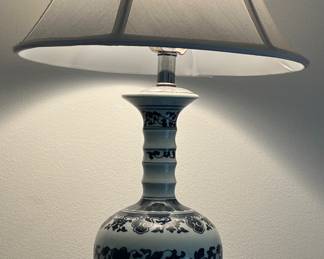 porcelain blue and white lamp