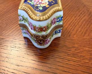 #44 Limoges trinket perfume box $40.00