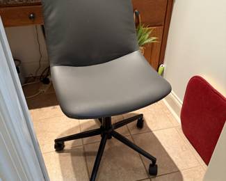 #61 Rolling desk chair $25.00