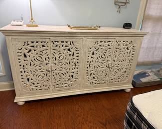 #32 Beautiful large cabinet 70x18x39 $200.00