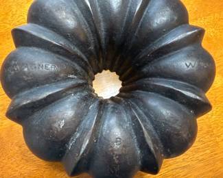 #35 Vintage Wagner #8 Bundt pan $100