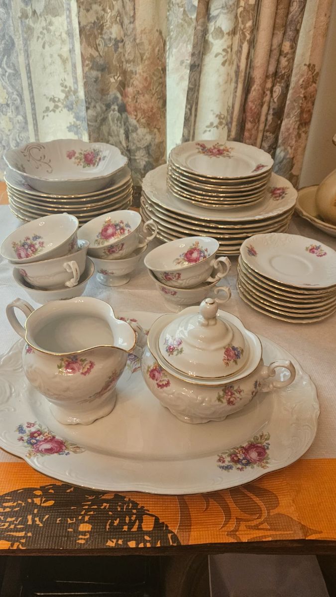 Vintage Walbryzch China from Poland - 43 pieces in total
