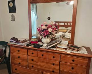 Full modern queen bedroom set includes headboard, dresser and mirror, 2 night stands, box spring and mattress.