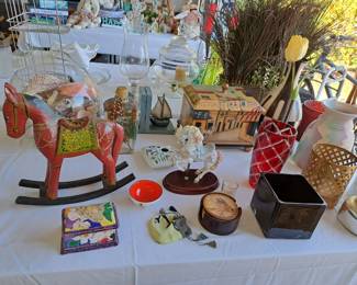 ASSORTED TABLE TOP DECOR