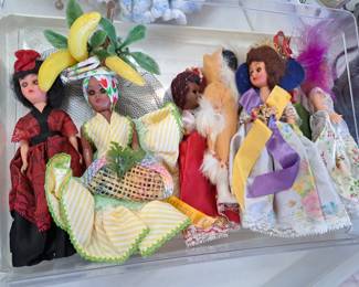 COLLECTIBLE DOLLS