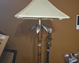 Lamp & miscellaneous smalls