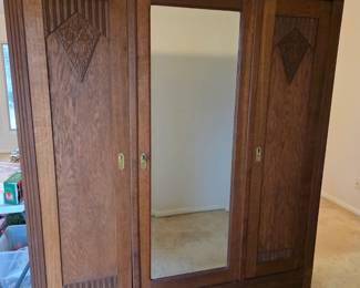 Special price on Armoire
