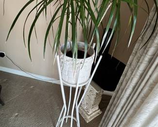 VINTAGE PLANT STAND AND PLANT
