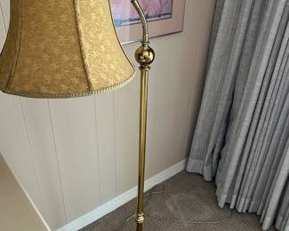 FLOOR LAMP