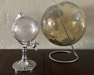 Globe wPouring Spout Decor