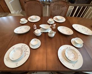 Furstenberg Illusions - Service for eight with serving pieces. Circa 1960- Germany. 