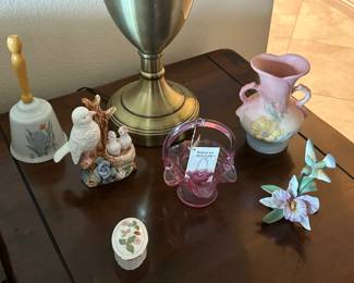 Beautiful Ethan Allen occasional tables. 