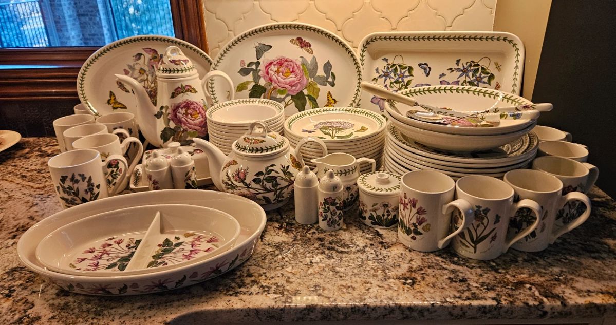 Portmeirion - Botanic Garden - Dinnerware Set 66 Pieces 12 Place settings 