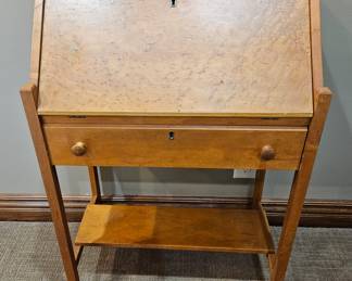 Burlington Furniture Childs Writting Desk 