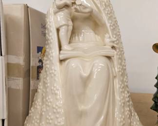 "Flower Madonna" Early Hummel Figurine, Circa 1940s