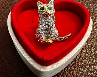Swarovski pin