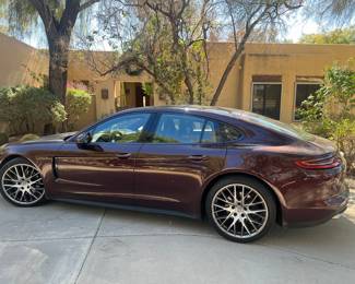 2018 Panamera Porshe 22,000 miles gorgeous