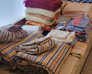 Blankets And Sheets Sets ( Twin Size )