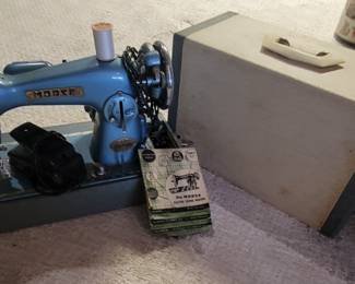 Vintage Morse Portable Sewing Machine (Works)