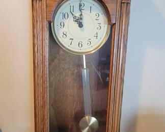 Beautiful Sligh Clock (Works Great )