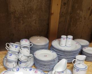 Oneida Blue Lattice Porcelain China Set