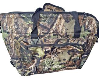BucEes Insulated Camo Cooler WStrap