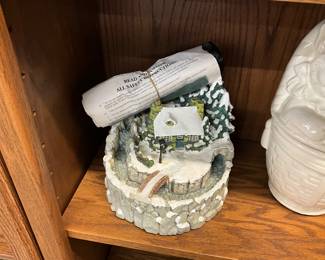1997 Thomas Kinkade Christmas Village Stonehearth Hutch Waterfall Fountain