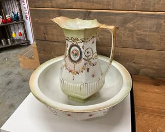 Porcelain Wash Basin & Pitcher