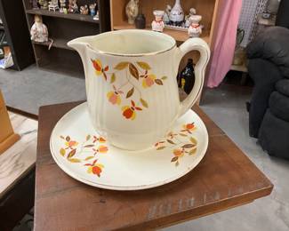Hall Superior Autum Leaf Pitcher & Plate