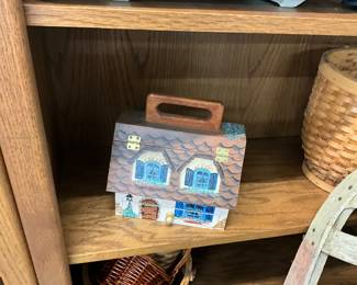 Vtg Wood Container/Purse