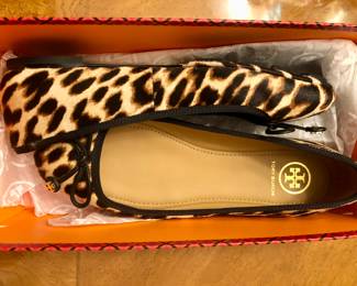New Tori Burch flats size 7