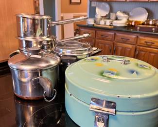 Pans, Vintage bread box