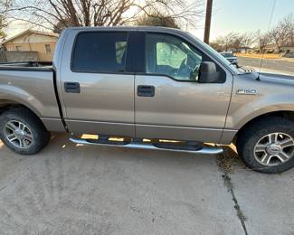 2004 Ford Pickup. Title in hand