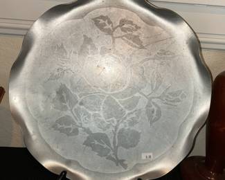 Aluminum Scalloped Edge Serving Tray