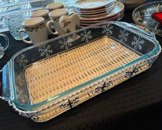 Holiday Themed Pyrex Casserole Dish