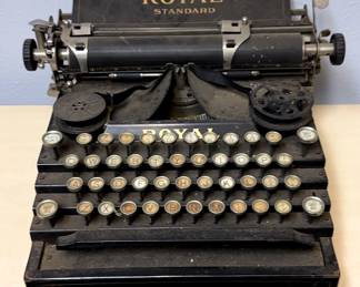 1911 Royal Standard NO1 Typewriter