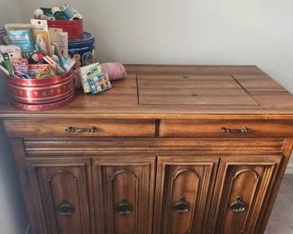 Sewing machine W/cabinet and sundries