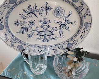 Beautiful, Huge Meissen platter Blue Onion Pattern