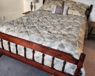Nice Queen bed