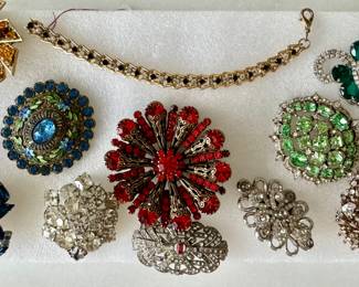Vintage Pins/Brooches