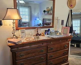 Solid Kincaid Bedroom Suite (Dresser, Mirror, 2 Nightstands, Chest of Drawers and Queen Bed with rails)
