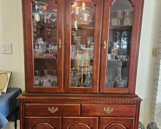 Vintage Broyhill China Cabinet