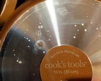 #91	4 piece Cook's tools pans 	 $25.00 			
