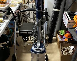 #113	Shark Vacuum Lift-Away Deluxe	 $30.00 			
