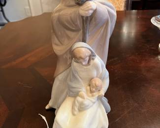 #77	Vtg. Nao by Lladro #1439 Retired "A Child is Born"	 $120.00 			
